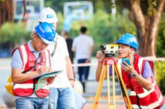 測量員是乾什(shén)麼的
？就業環境怎麼樣
？